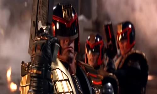 Soudce Dredd CZ (1995) avi