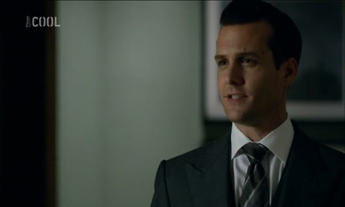 Kravataci - Suits s01e04 CZ mp4