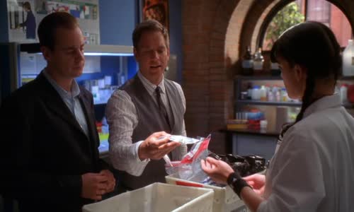 NCIS 06x04 - Zeme minulosti avi