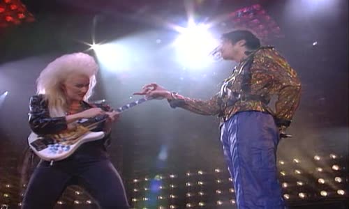 Michael-Jackson-Live-In-Bucharest-- The-Dangerous-Tour]-Michael-Jackson -Bucharest-koncert-1992 avi