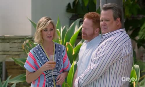 Modern Family S10E02 CZtit V OBRAZE mkv