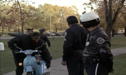 Policejní akademie 4 - Občanská patrola (1987 Komedie Krimi) avi