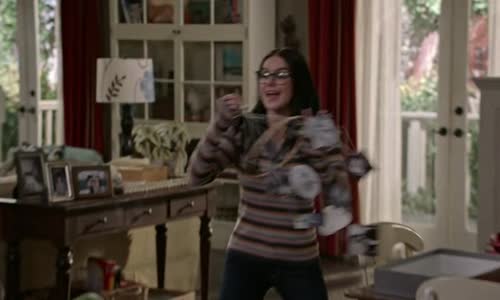 Modern Family S10E17 XviD-AFG avi