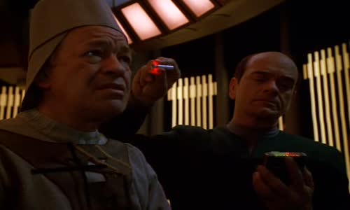 Star Trek Voyager S03E25 - Krizovy scenar CZ avi