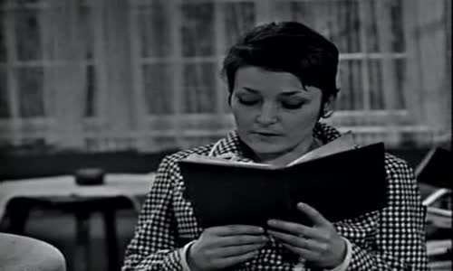 5 Taková-normální-rodinka-5-(1971) avi