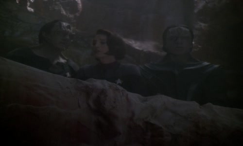 Star Trek Hluboky vesmir 9 S07E24 Valecni psi mkv