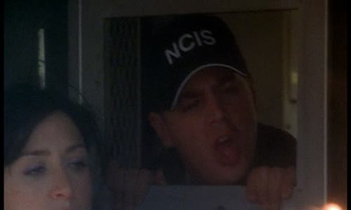 NCIS - 02x11  Tajemné jezero CZ dab avi