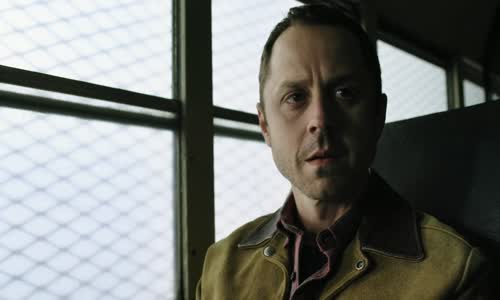 Sneaky Pete S01E01 mp4