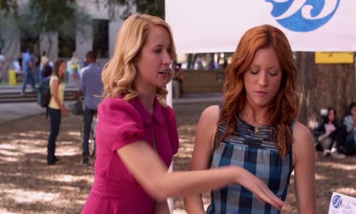 Ladíme! - Pitch Perfect (2012) avi