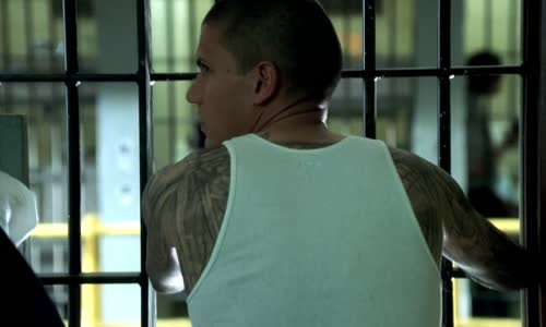 Utek z vezeni - Prison Break S01E04 1080p 10bit BluRay AC3 x265 HEVC-MRN-CzAudio mkv