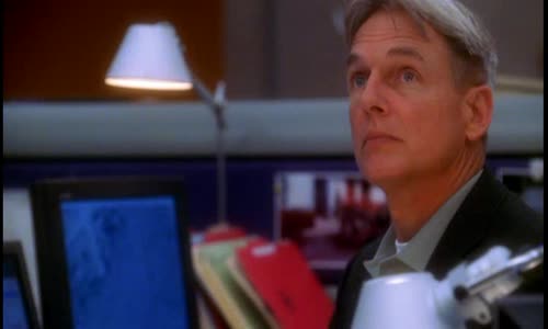 03 Námořní vyšetřovací služba (NCIS) - 03x03  Vražedné hry (DVDRip-Cz SS23 bt) avi