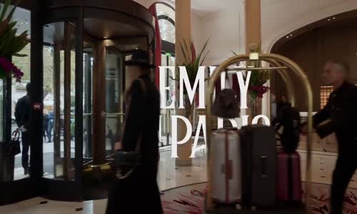 Emily v Parizi (2020)   S01E07   CZ titulky   (Emily in Paris) mp4