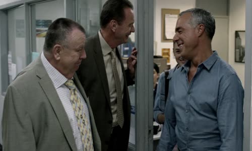 Bosch S02E06  CZtit V OBRAZE 1080p mkv