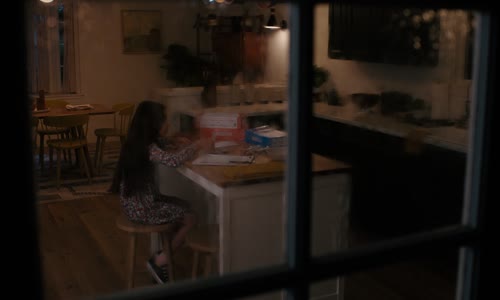 Žena v domě přes ulici od dívky v okně - The Woman in the House Across the Street from the Girl in the Window S01E08 CZ 1080p - kst mkv