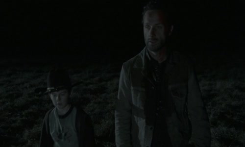 ŽIVÍ MRTVÍ  - The Walking Death  s02e13 U skomírajícího ohně (CZ, BluRay) 720p - ludasj mkv