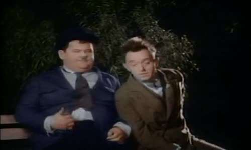 Laurel & Hardy - Noční ptáci ~ Night Owls (1930)(Cz tit) mkv