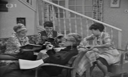 Taková normální rodinka 02 Před svatbou 1971 avi