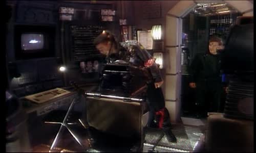 Červený trpaslík Red dwarf S03E02 Trosečníci avi