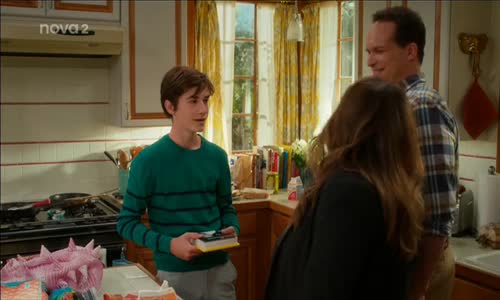 Americka manzelka (American Housewife) 03x01 Mamina vina avi