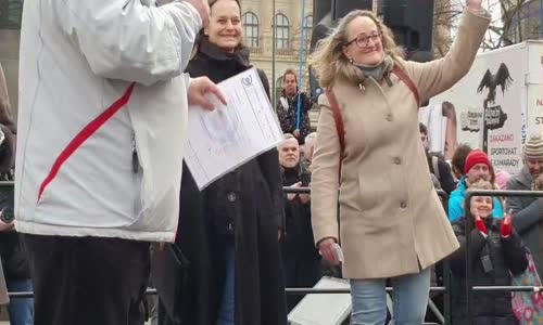 669  Za svobodu proti pandemickému zákonu & občanská práva! část 1   Demonstrace na Václaváku     30 1 2022 Václavské náměstí   Praha 1 Pořádá ÚL Svobody mp4