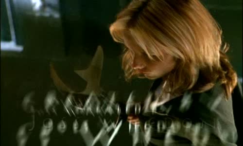Buffy přemožitelka upírů S05E04 CZdab avi