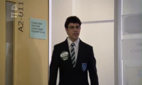 Přizdisráči (The Inbetweeners) S01E01 SERIÁL mp4