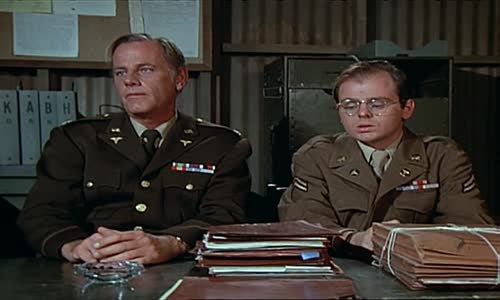 MASH - 032 (02x08) - Soud Henryho Blakea mkv