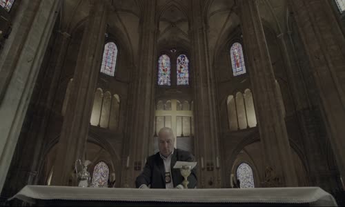 Notre-Dame v plamenech (2022 CZ dabing 1080p) avi
