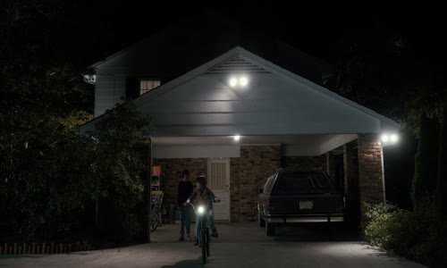 Stranger Things S01E01 mp4