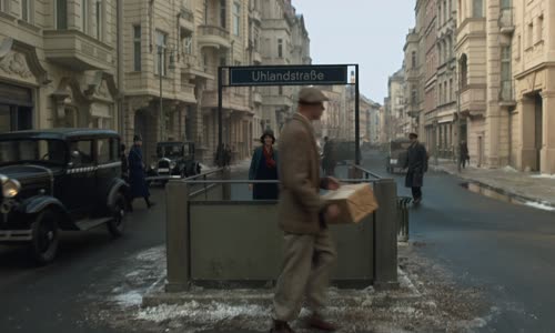 Babylon Berlin S04E01 Episode 1 1080p HMAX WEB-DL DD5 1 H 264-playWEB (CZ Titulky) mkv