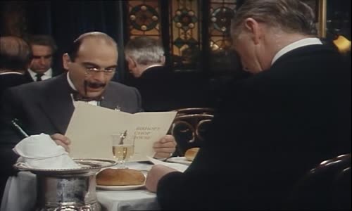 Hercule Poirot 01x04 - Dvacetčtyři černých kosů avi