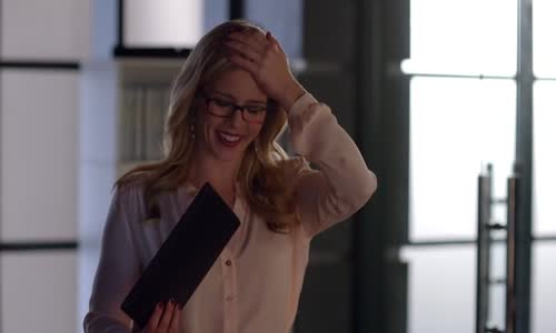 Arrow 03x07 Natáhni svůj luk avi