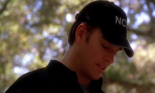 NCIS S01E05 (005) (2003 SD) Kletba (SD) mp4