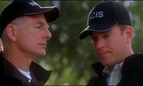 NCIS S03E07 (053) (2005 SD) Věc cti (SD) mp4