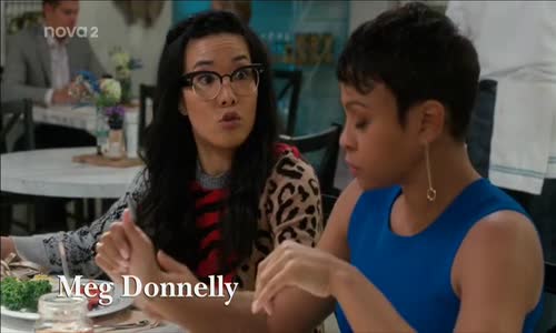 Americka manzelka (American Housewife) 03x17 Sama lez, pokoj hasit bez avi