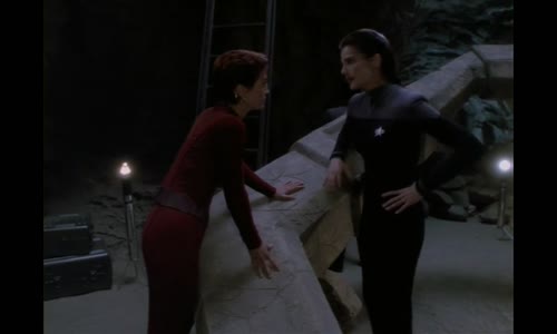 Star Trek DS9 S06E24 (148) (1998 HD) Sirotek času (SD) mp4