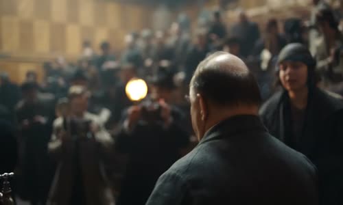 Babylon Berlin_S03E08_Díl 8 mp4