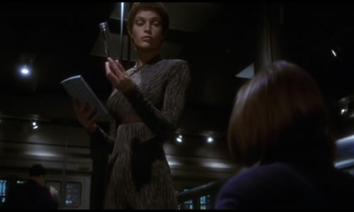 Star Trek ENT S01E04 (004) (2001 HD) Tajemný nový svět (SD) mp4
