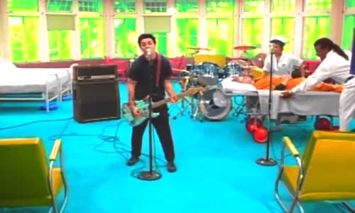 Green Day - Basket Case [Official Music Video] mp4