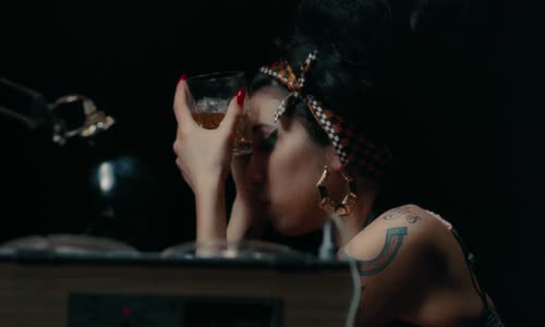 Amy Winehouse - You Know I'm No Good mp4