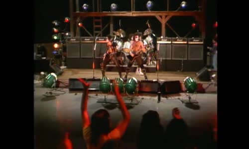 Kiss Performs I (Live) - Fridays mp4