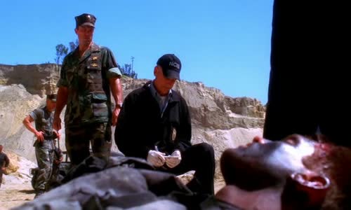 NCIS 01x22 DVDrip CZ-Slabý článek (A Weak Link) by_UgarE avi