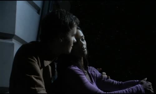 Battlestar Galactica S01E09 (09) (2004 HD) Překvapení pro Tighe (SD) mp4