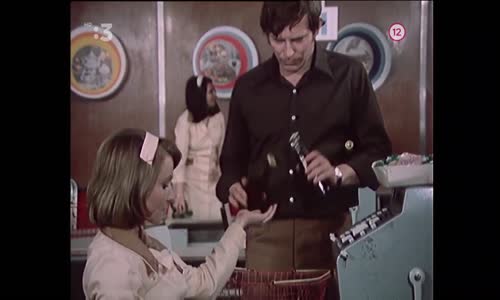 Žena za pultem S01E08 (1977 HD) Srpen - Příběh dvou pokladních (SD) mp4