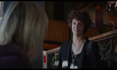 Tully (Charlize Theron, Mackenzie Davis-2018 Mysteriózní-Komedie-Drama-1080p -Bdrip ) Sk dabing mkv