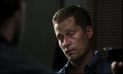 Kurýr z podsvětí (Jeffrey Dean Morgan, Josie Ho, Til Schweiger-2012 Akční-Krimi-Thriller) Cz dabing mkv