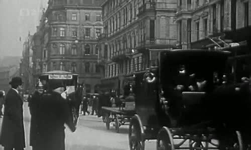 Hitler 1  Prospěchář  avi