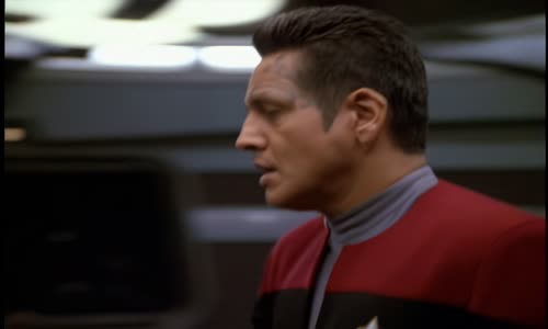 Star Trek- Voyager - S03E25 - Krizový scénář mkv