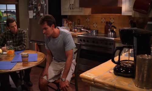 Two and a Half Men S01E04 2003 WS DVDRiP XviD Multidub SK-SARiCON avi