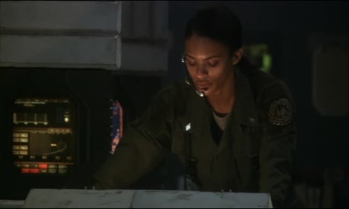 Battlestar Galactica - S01E01 - Třicet tři mkv